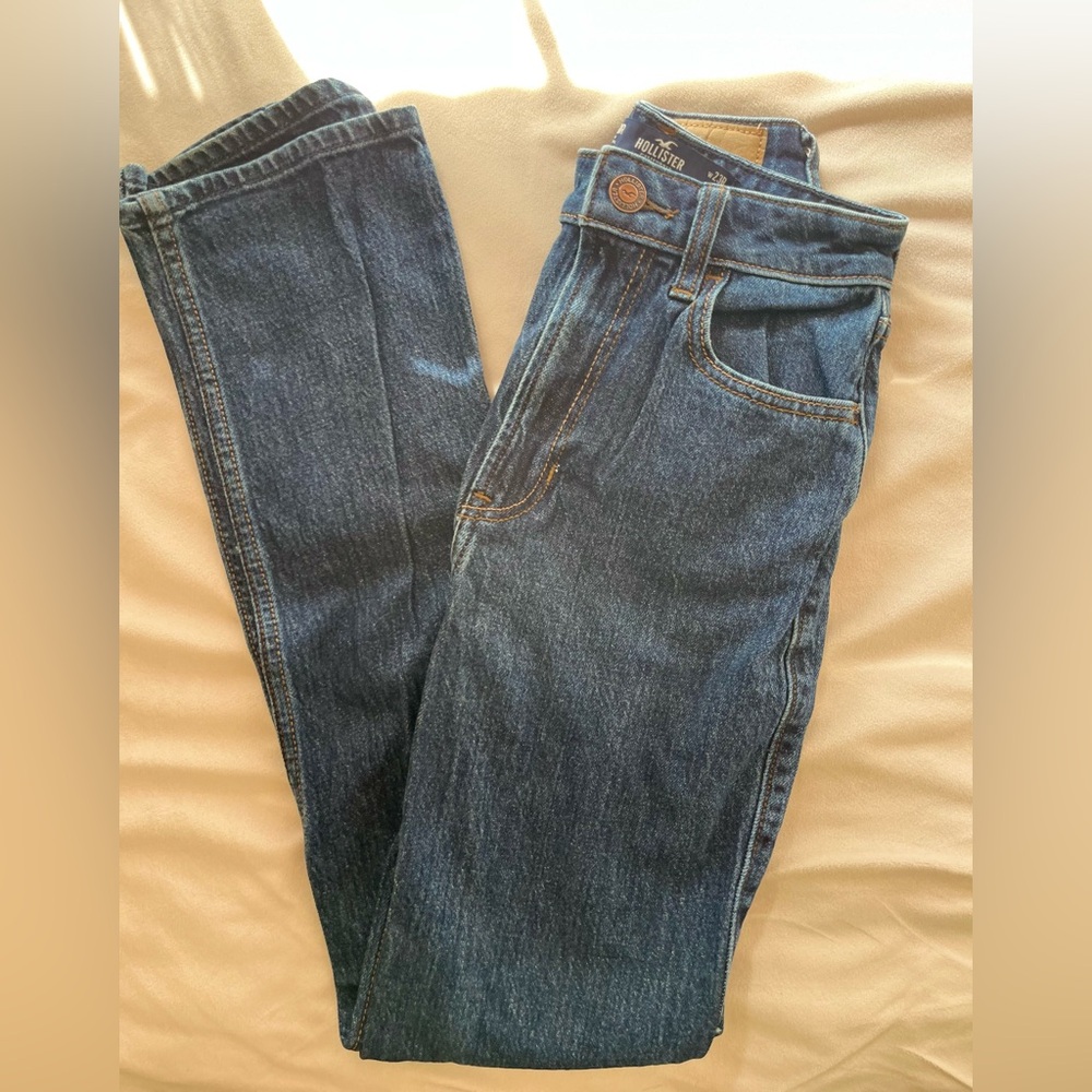Hollister High Rise Blue Jeans with Distressed Look